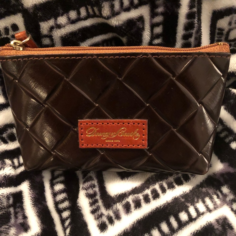 Brown Dooney&bourke coin pouch